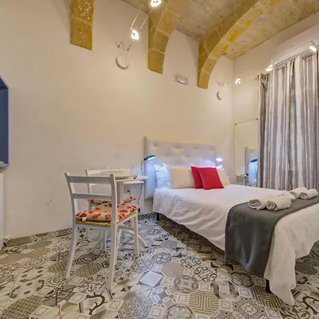 Sally Port 29 Apartmán *