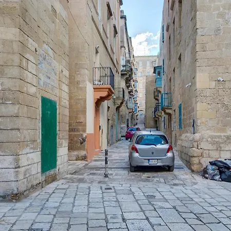 Sally Port 29 Apartmán *