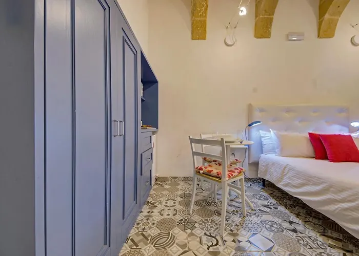 Sally Port 29 Βαλέτα